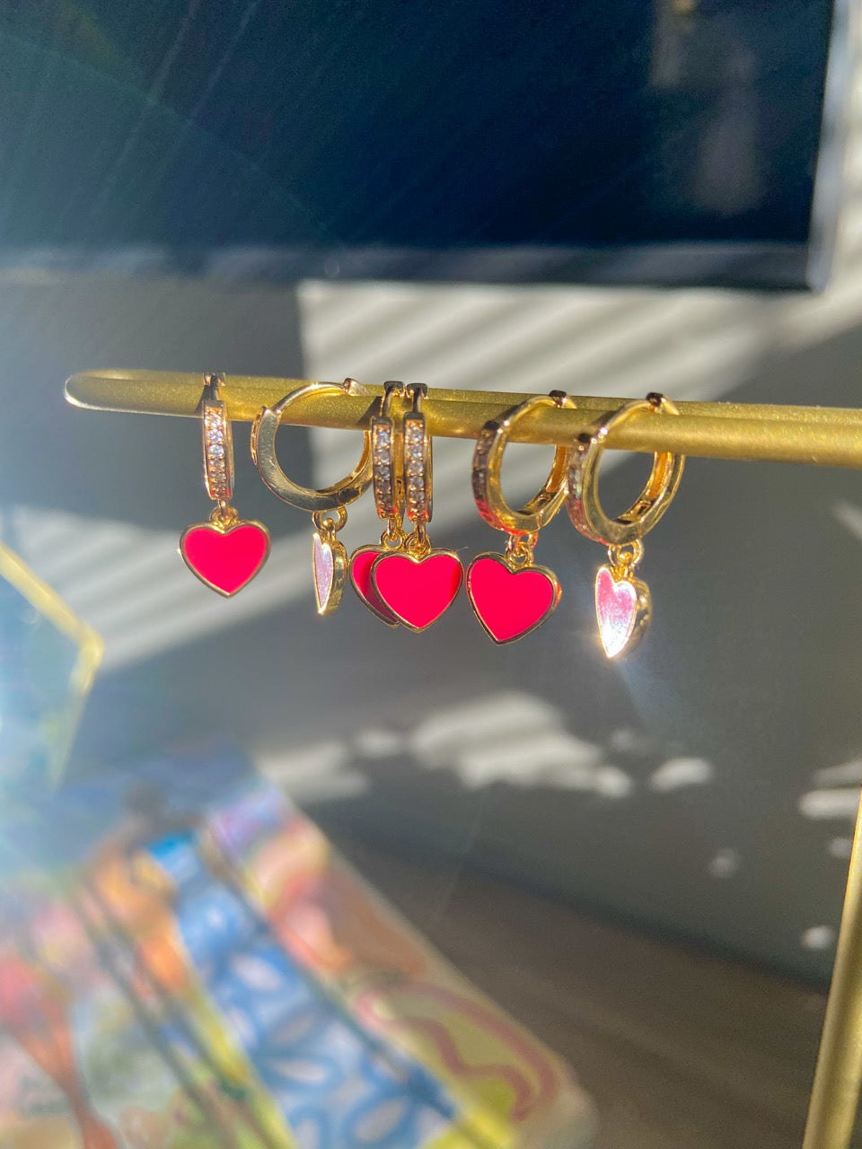 gold heart hoop earrings 